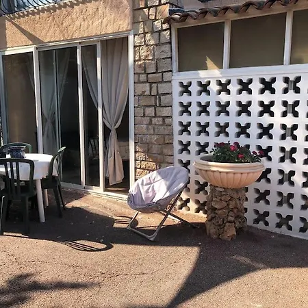 Location Bas De Apartment Saint-Raphael (Var)